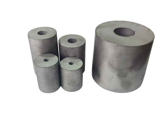 Berbagai bahan-kompatibel Karbida Tungsten baja sekrup mati kosong